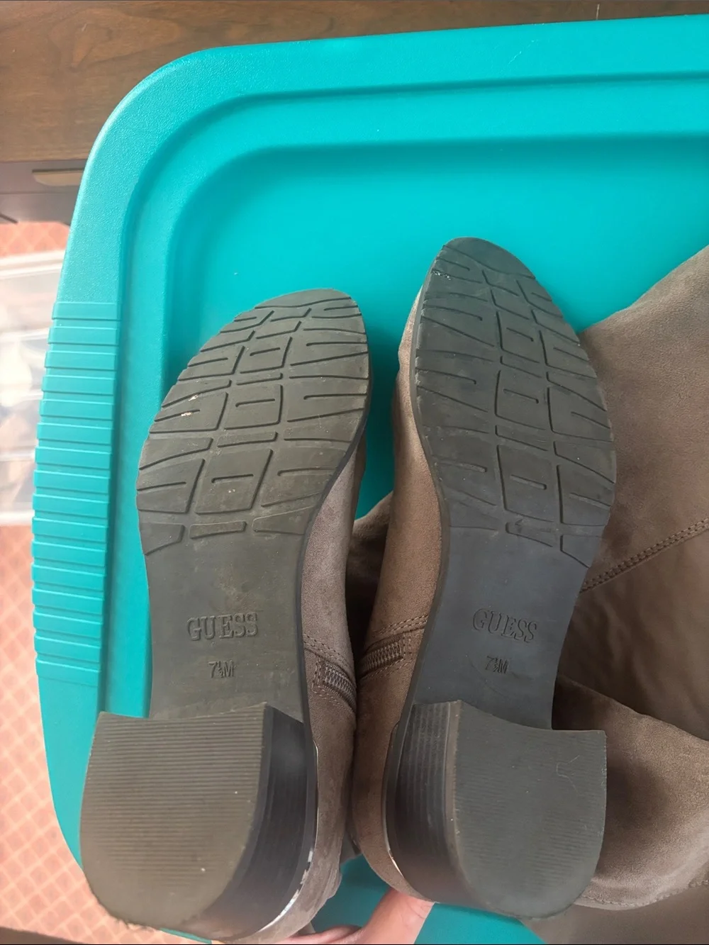 Guess brown suede